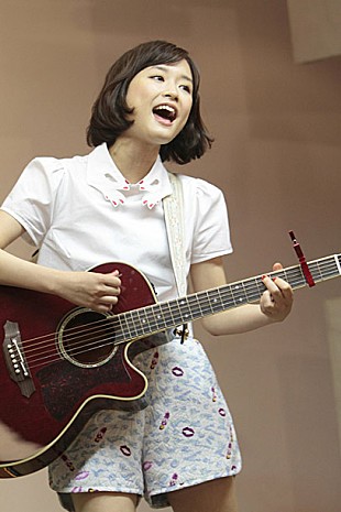 「“稀代のポップスター候補”大原櫻子 生声で完全アンプラグドライブ敢行」