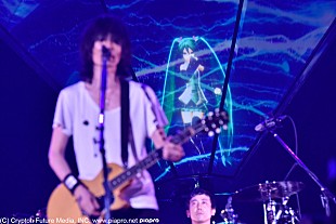 「BUMP OF CHICKEN 5万人来場の東京ドームで初音ミクと共演」