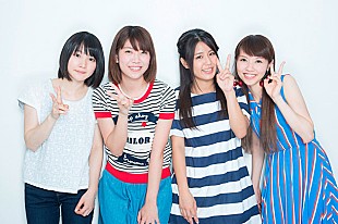 「新山詩織/山崎あおい/Suzu/Saku“ギタ女”渋谷スペイン坂に集結」