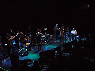 「オシャレでハッピーなポップ・デュオの、サイコーに楽しいステージ。過ぎ行く夏を惜しみながら、気分は“ブレイクアウト”！」