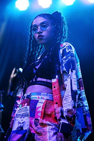 「今年要注目のFKAツイッグスがサム・スミスの個性的なカバー披露」