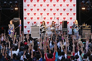 「SCANDAL 【inochiフェスタ】で小室哲哉との共作公式ソング披露」