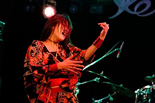 「エアギター世界チャンピオン名倉七海 凱旋ライブで吉田拓郎を」