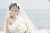 橋本環奈「橋本環奈（Rev. from DVL） 写真集でウエディングドレス姿披露「まだ両親に内緒なので…」」1枚目/2