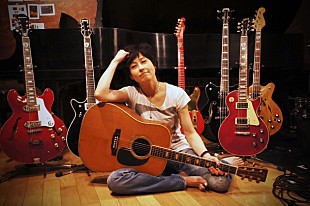 「元プリプリ、岸谷（奥居）香の「1人演奏会」が開催」