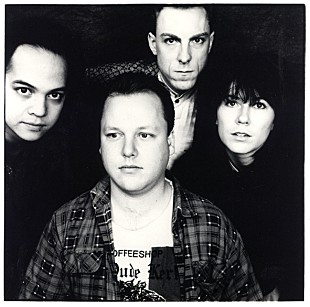 「ピクシーズ 名作『ドリトル』の25周年を記念して未発表音源多数収録の3枚組豪華版」