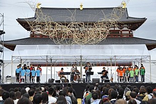 「『平城京天平祭 FMOSAKA Dramatic LIVE』ライブレポート 比嘉栄昇(BEGIN)、大塚 愛、吉田山田によるアコースティックな時間」