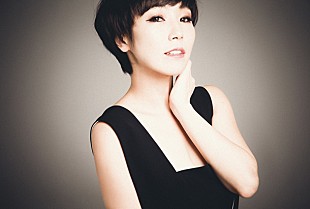 「AZU 冬ラヴソング集ダイジェスト映像公開＆蒼井そら/AAAら参加のコラボAL発売」