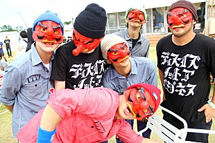 「覆面天狗バンド“ディスビズ”「どうしても会って伝えたい」東名阪ツアー開催」