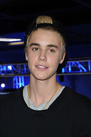 「ジャスティン・ビーバー、新作の準備か？　スタジオショットを公開」