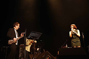 「土岐麻子 ソロ10周年感謝祭ライブで実父と共演「なんだか引退ライブみたい（笑）」」