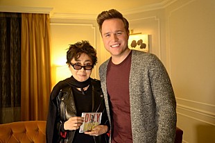 「オリー・マーズ、NYでオノ・ヨーコと初対面　オノの口から語られる英詞版「上を向いて歩こう」の誕生秘話も」