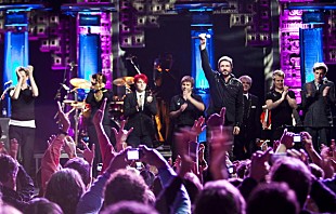 「デヴィッド・リンチ監督のデュラン・デュランのライブ映像作品が4月劇場公開　マーク・ロンソンら豪華ゲストにも注目」