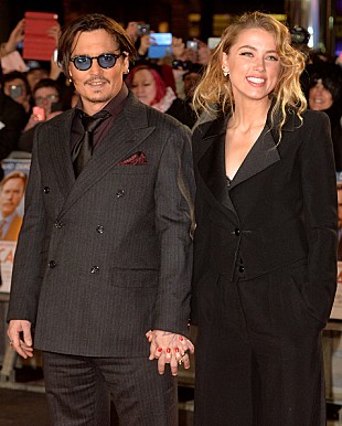 「ジョニー・デップがアンバー・ハードと結婚！　プライベート島で挙式か」