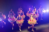 「橋本環奈率いるRev.from DVL 初のライブハウスツアーで16歳の誕生日祝い＆可愛らしい新曲発表」1枚目/2