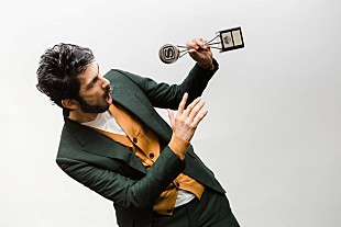 「平井堅 インド人に扮した話題のMVが『SPACE SHOWER MUSIC VIDEO AWARDS』特別賞に」