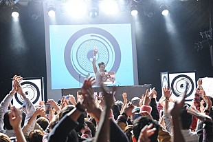 「いまアメリカの頂点に立つ男　マーク・ロンソンが1夜限りの来日ステージで魅せたその音楽性とセンス」