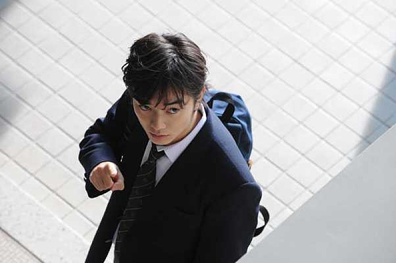 染谷将太主演『寄生獣』、早くもテレビ初放送が決定