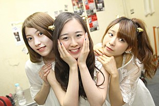 「キュートな女子大生がライブ中にマジック？　2015年大注目のガールズバンドChelsy ワンマンまで残り僅か」