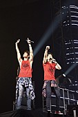 東方神起「東方神起 5大ドームツアー最終公演レポート、10年間の感謝と惜別の念が入り交じるメモリアルなステージに」1枚目/5