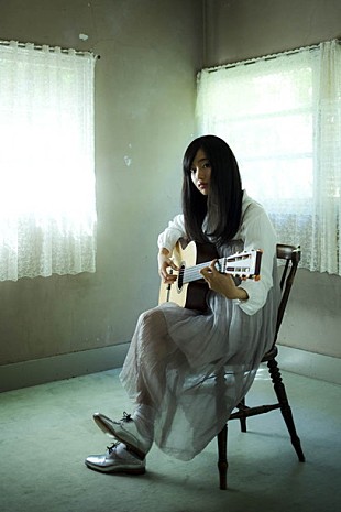 「藤原さくら 広瀬すず主演『学校のカイダン』挿入歌含む生ライブの衝撃」