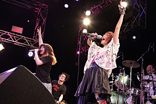 「元ヒスブルメンバーのユニットSabao 武藤彩未/プールイらと「春～Spring～」熱唱」