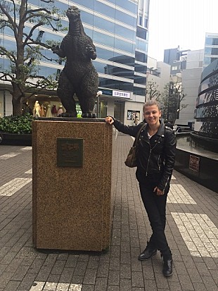 「映画『奇跡のひと　マリーとマルグリット』出演のアリアーナ・リヴォアール来日中に見せるキュートな素顔」