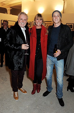 「クイーンのロジャー・テイラーの息子がザ・ダークネスに加入！」