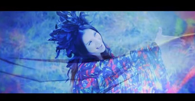 Superfly、クレーン撮影に挑戦した新曲「Beautiful」のMVを公開