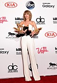 テイラー・スウィフト「#BBMAs ＜トップ・アーティスト賞＞はテイラー・スウィフト　自身最多タイの8部門を受賞」1枚目/1