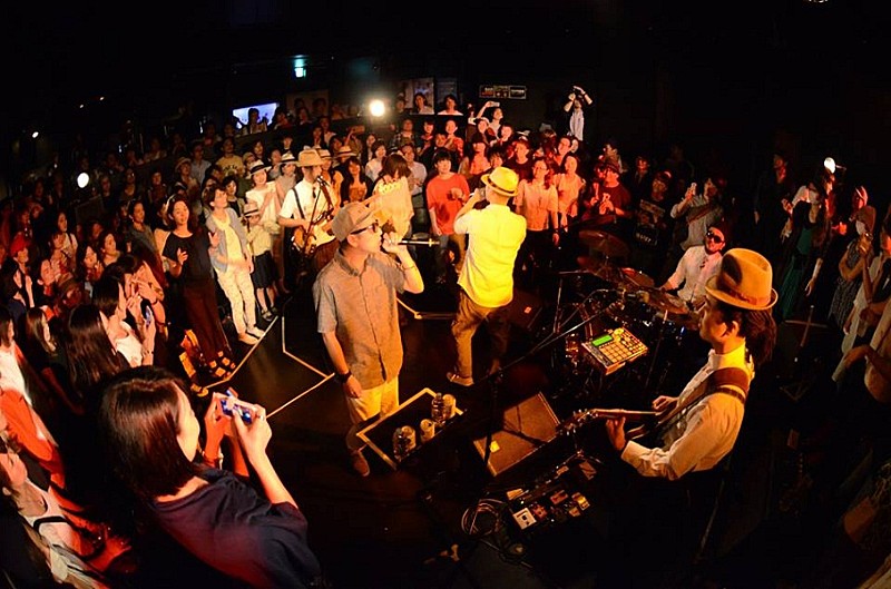 韻シスト初の360°ライブ、全角度に向け発信する「俺らは生のHIPHOPバンド」