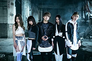 「avex発男女混成グループ lol（エルオーエル）屋外フェス初参戦で観客と一体化」