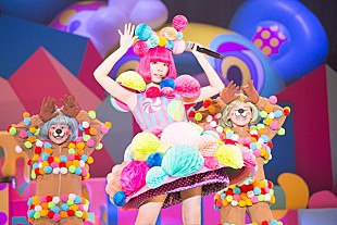 「きゃりーぱみゅぱみゅ、初アリーナ公演を収録した映像作品のトレイラー解禁」