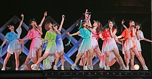 「モーニング娘。'15 約18年にもわたる娘。の歴史を継承、そして大きく踏み出した日本武道館公演“超えていく物語”」