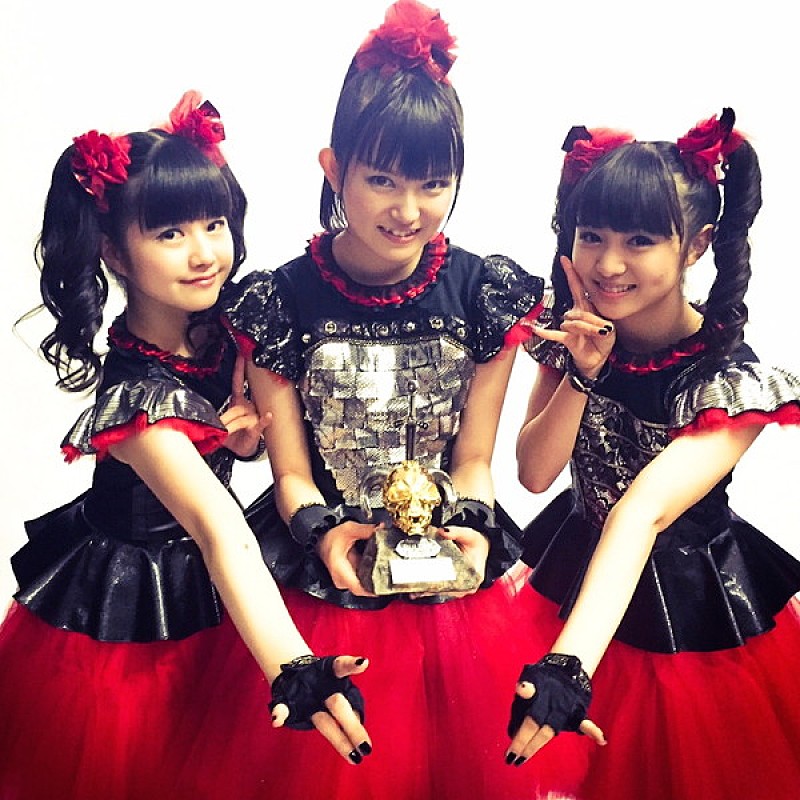 BABYMETAL、英メタル雑誌『METAL HAMMER』主催アワードも受賞 ドラゴンフォースとも共演