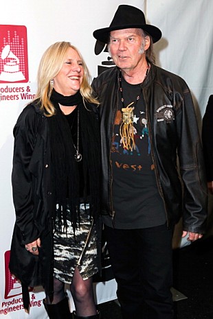 「ニール・ヤング、曲を無断使用した大統領選出馬表明の“不動産王”を叱る」