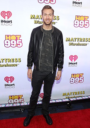 「カルヴィン・ハリスがテイラーを賞賛「俺の彼女は音楽業界全部を変えちゃったよ。なんて日だ」」