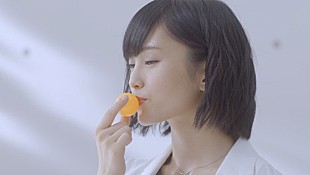 「山本彩（NMB48/AKB48）が挑戦 ピンポン球を使ったスペシャルムービーがすごい」