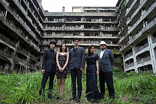 「映画『進撃の巨人』史上初となる軍艦島での会見実施、水原「エネルギーを感じた場所」」