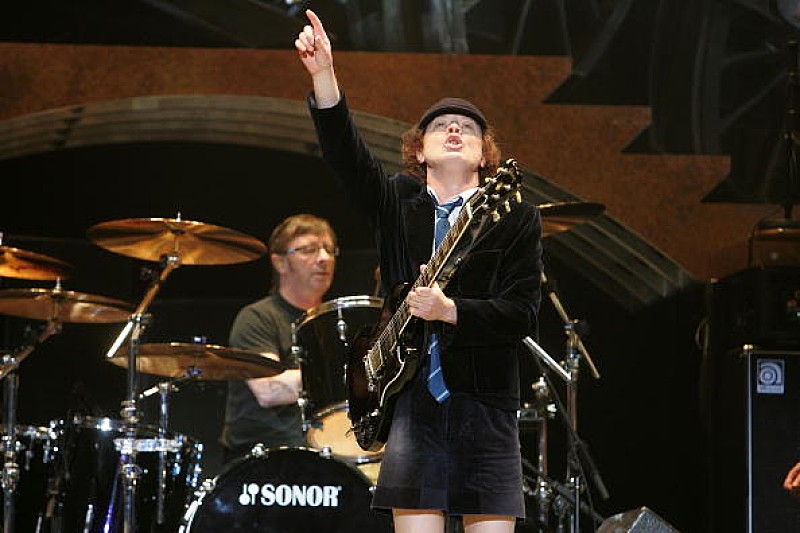 AC/DCのドラマー、殺人脅迫で8か月の自宅謹慎に処される