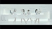 乃木坂46「乃木坂46「魚たちのLOVE SONG」MV 白石麻衣扮する世の中で最も美しいロボット開発」1枚目/6