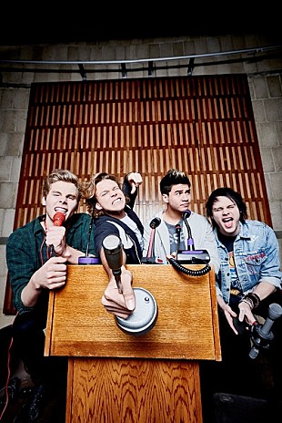 「5SOS 待望のニュー・シングルが遂に解禁！世界38か国のiTunesシングル・チャートで1位に」