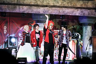 「SEKAI NO OWARI、日産スタジアム公演レポート！日本で最大のステージでどこまでも作り手の血が通うライブを決行」