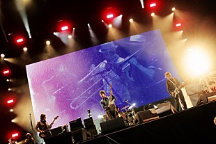 「【#フジロック15】最終日レポート：ノエル・ギャラガー「ドンルク」「ワットエバー」の大合唱で大トリ完遂　ライアン・アダムス、椎名林檎らも圧巻ステージを披露」