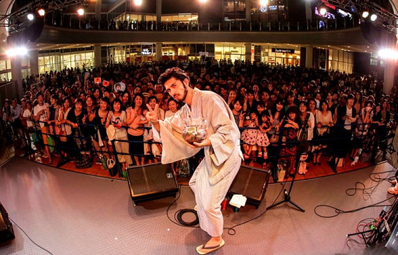 平井堅 出生地大阪で新曲初披露 ファンの声に応え飼っている“メダカ”をプレゼント