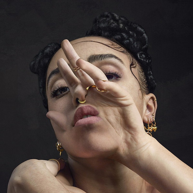 EP Review：FKA Twigs『M3LL155X』　異形を保ったまま、より広く浸食を試みる最新のソウル・ミュージック