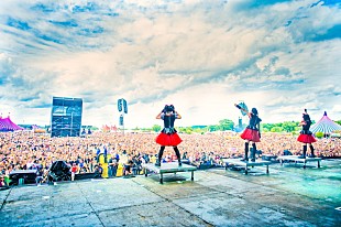 「BABYMETAL、イギリス・大型野外フェス出演に9万人が熱狂」