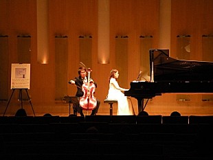 「医学博士の藤本幸弘氏による居眠りOKコンサートが開催」