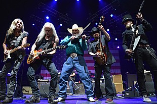 「レーナード・スキナード唯一のオリジナル・メンバーが心臓発作で倒れる」