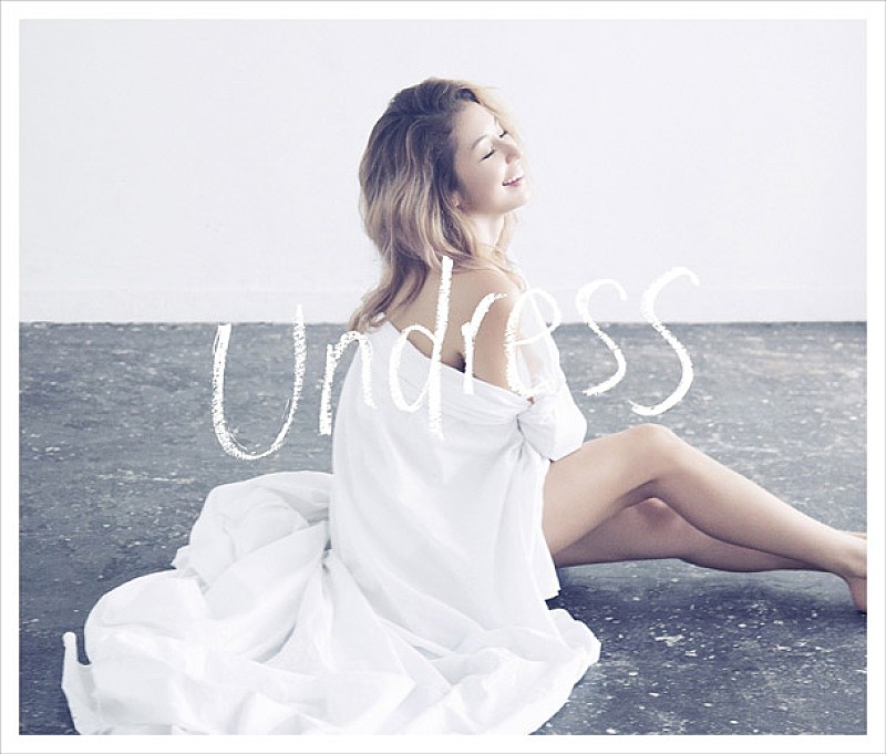 ＢＥＮＩ「BENI 裸にシーツ一枚『Undress』な大胆写真公開」1枚目/3